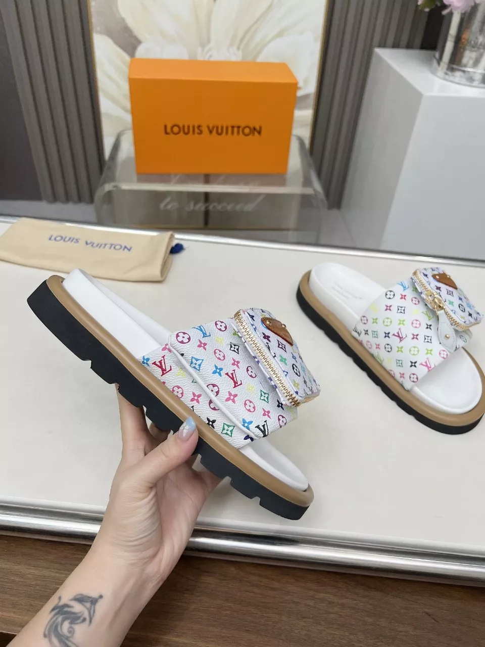 louis vuitton chaussons pour femme s_12ba4b04